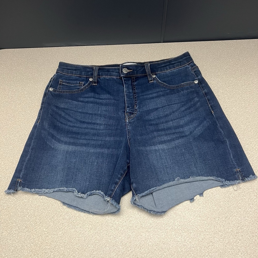 Crown & Ivy Denim High Rise Raw Hem Women's Shorts Size 10 Blue Jean 5" Inseam